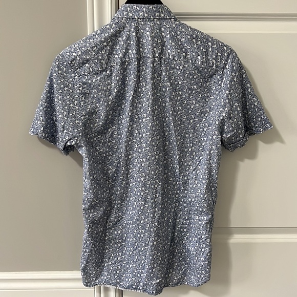 Ted Baker Short Sleeve Button-Down Shirt - Blue Leaf Print - Men’s Size 2 - Picture 4 of 4
